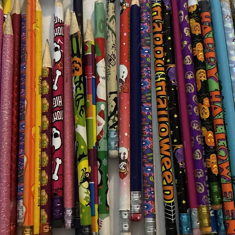 Lot of 80's Vtg‎ Pencils w/ Toppers Variety Holidays Animals  Cartoon